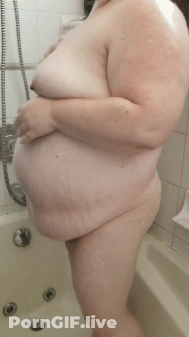 Amateur BBW Nude Shower GIF