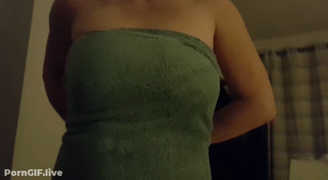 Amateur Big Tits Boobdrop: A Sensual Experience GIF