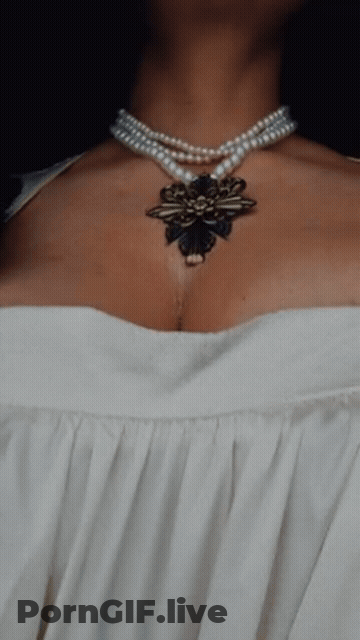 Big Tits Boobs Cleavage Cosplay GIF
