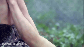Celebrity Natalie Dormer Natural Tits Nude GIF