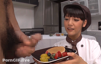 Foodie's Delight: A Plate Of Juicy Fruit And Strawberries GIF