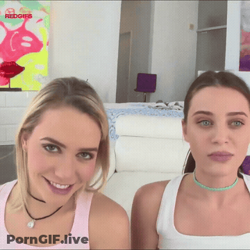 Lana Y Mia They Created One Of The Best Crossovers In History GIF