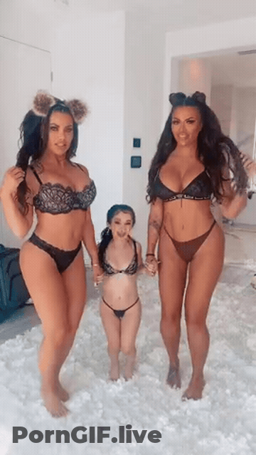 R/BmovieBabes R/NSFWFunny R/PornInFifteenSeconds GIF