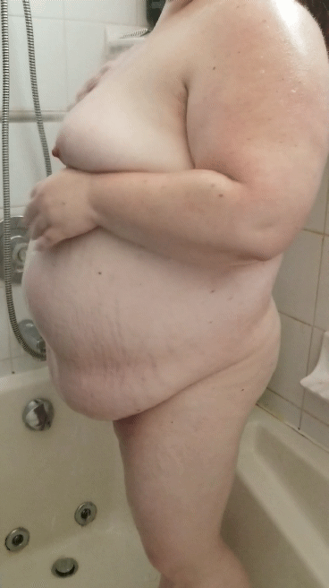 Amateur BBW Nude Shower GIF