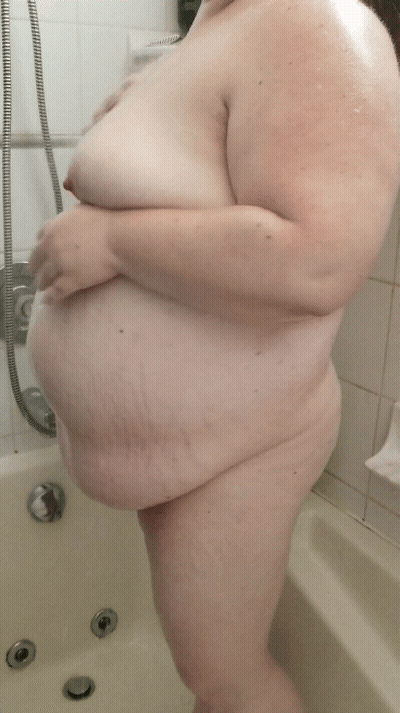 Amateur BBW Nude Shower GIF