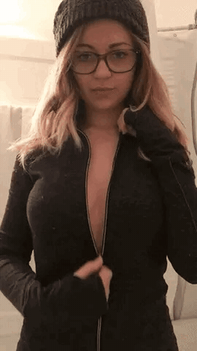 Babes In Black: A Sultry Snap Of A Sexy Chick GIF