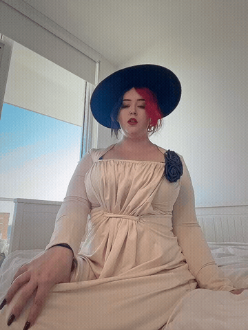 Cosplay Domme Lady Dimitrescu Vampire GIF