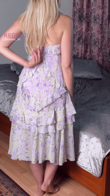 No One’s Going Hungry With This Milf In The Town GIF