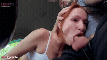 She Pays For The Taxi Ride Correctly GIF