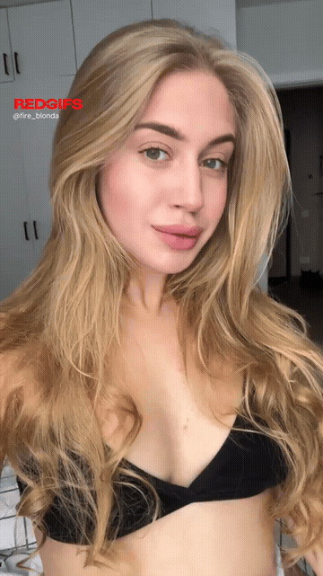 Warning: Blonde Bombshell Ahead. Prepare To Lose Your Mind (And Other Body Parts). GIF